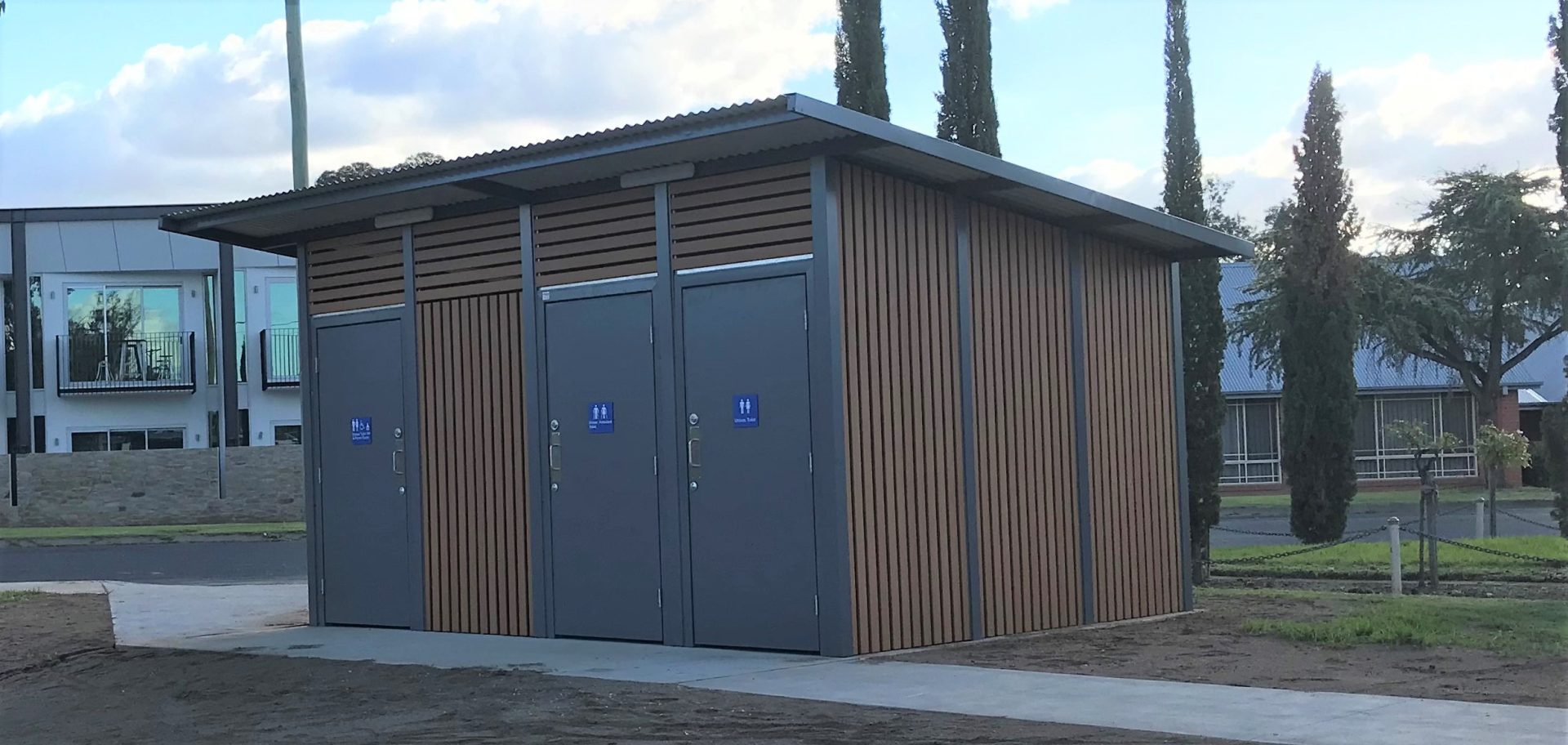 Captain Cook Weir amenities complete